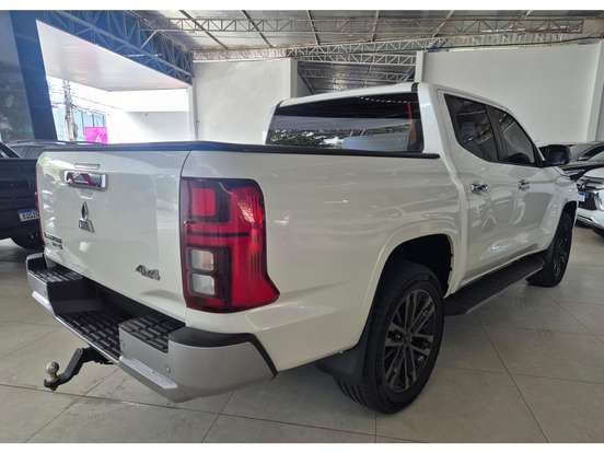 MITSUBISHI-TRITON-2.4 BITURBO DIESEL CD HPE-S 4X4 AUTOMÁTICO MITSUBISHI-TRITON-2025