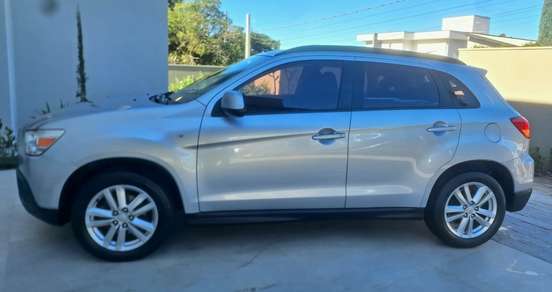 MITSUBISHI-ASX-2011