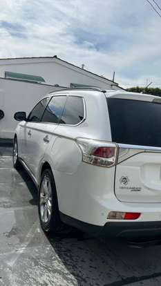 MITSUBISHI-OUTLANDER-2013