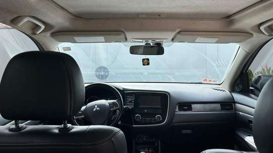 MITSUBISHI-OUTLANDER-2013