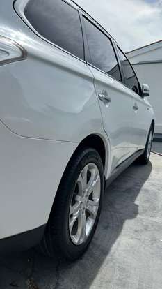 MITSUBISHI-OUTLANDER-2013