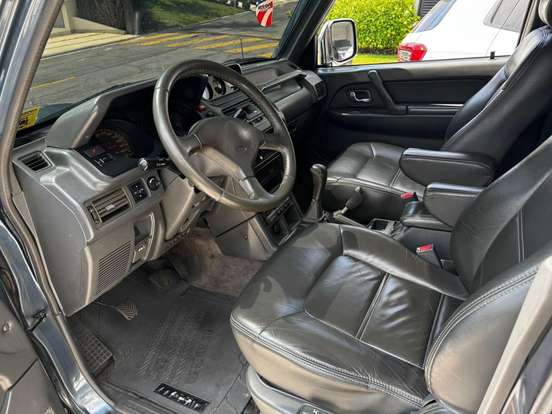 MITSUBISHI-PAJERO-1993