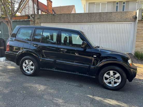MITSUBISHI-PAJERO FULL-3.2 GLS 4X4 16V TURBO INTERCOOLER DIESEL 4P AUTOMÁTICO MITSUBISHI-PAJERO FULL-2006