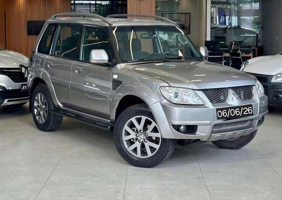 MITSUBISHI-PAJERO TR4-2.0 4X2 16V 140CV FLEX 4P AUTOMÁTICO MITSUBISHI-PAJERO TR4-2014