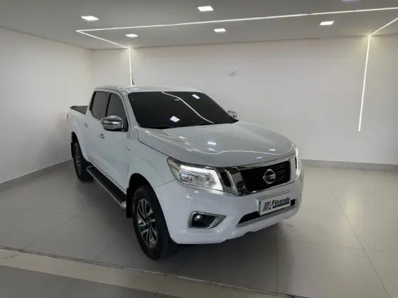 NISSAN FRONTIER 2.3 16V TURBO DIESEL XE CD 4X4 AUTOMÁTICO NISSAN FRONTIER 2.3 16V TURBO DIESEL XE CD 4X4 AUTOMÁTICO
