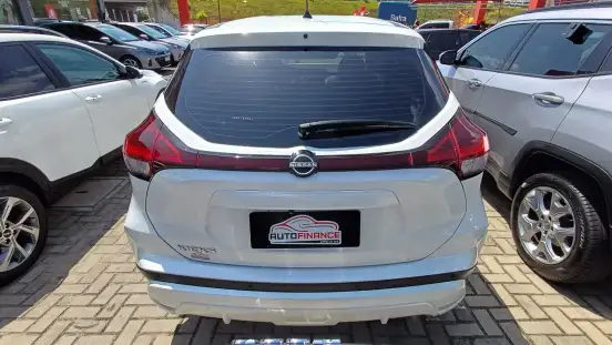 NISSAN-KICKS-2023