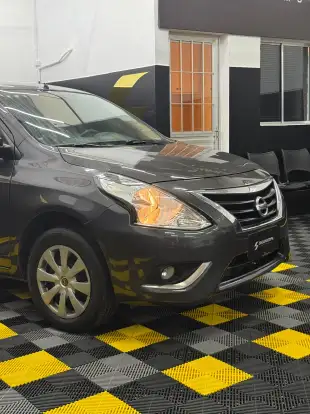 NISSAN-VERSA-2017