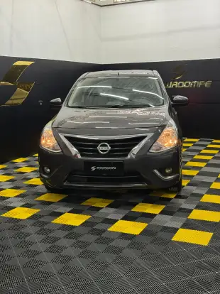 NISSAN-VERSA-2017