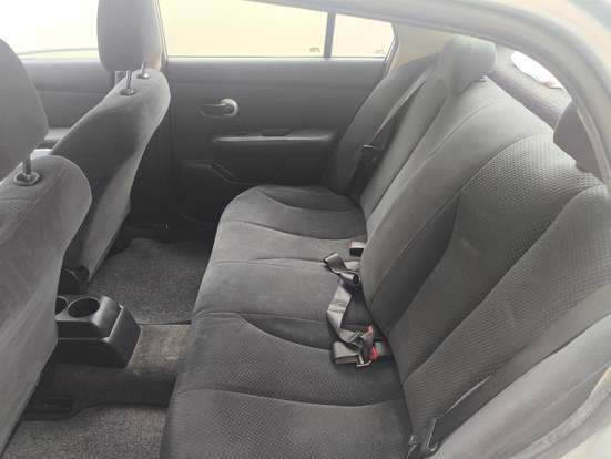 NISSAN-TIIDA-2011