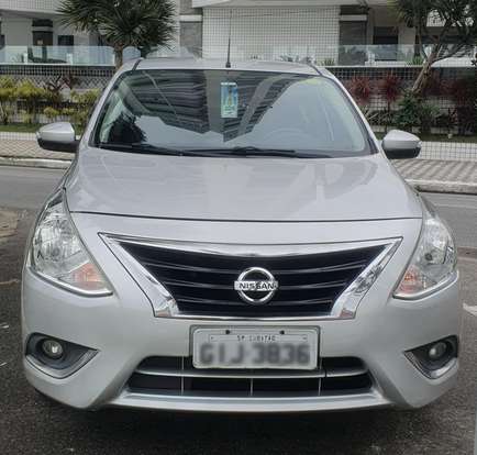 NISSAN-VERSA-2017