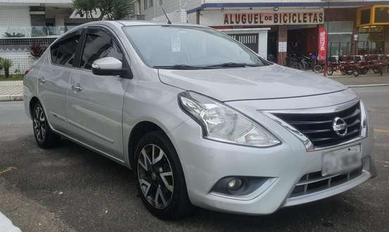 NISSAN-VERSA-2017