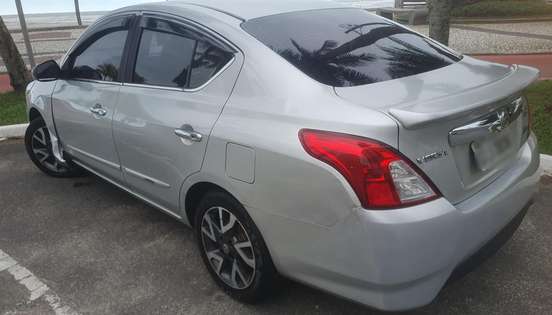 NISSAN-VERSA-2017