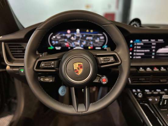 PORSCHE-911-2025