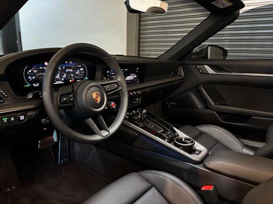 PORSCHE-911-2025