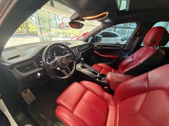 PORSCHE-MACAN-2017