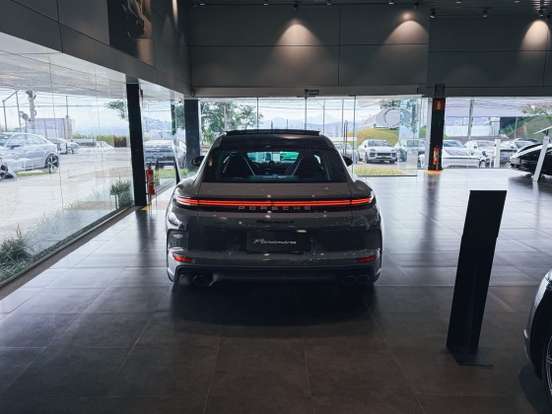 PORSCHE-PANAMERA-2025