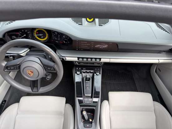 PORSCHE-911-2023
