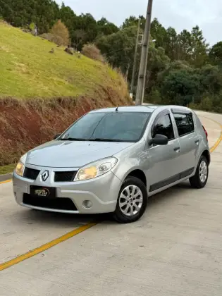 RENAULT SANDERO 1.0 EXPRESSION 16V FLEX 4P MANUAL RENAULT SANDERO 1.0 EXPRESSION 16V FLEX 4P MANUAL