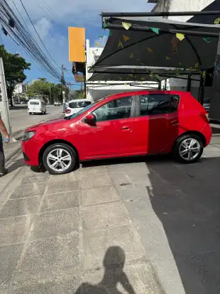 RENAULT-SANDERO-2016