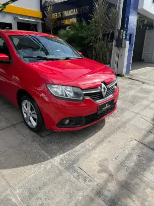 RENAULT-SANDERO-2016