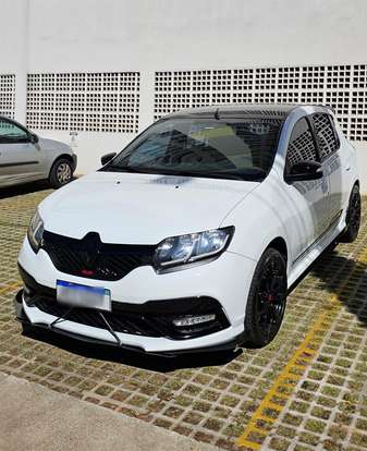 RENAULT-SANDERO-2019