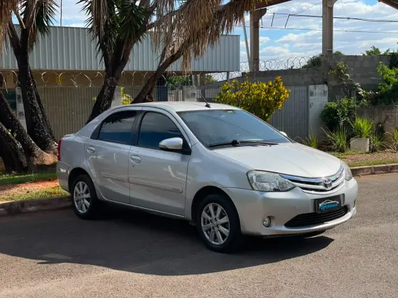 TOYOTA ETIOS 1.5 XS 16V FLEX 4P AUTOMÁTICO TOYOTA ETIOS 1.5 XS 16V FLEX 4P AUTOMÁTICO