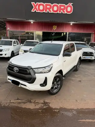 TOYOTA HILUX 2.8 D-4D TURBO DIESEL CD SR 4X4 AUTOMÁTICO TOYOTA HILUX 2.8 D-4D TURBO DIESEL CD SR 4X4 AUTOMÁTICO