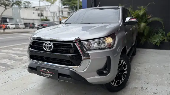 TOYOTA HILUX 2.8 D-4D TURBO DIESEL CD SRV 4X4 AUTOMÁTICO TOYOTA HILUX 2.8 D-4D TURBO DIESEL CD SRV 4X4 AUTOMÁTICO