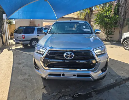 TOYOTA HILUX 2.8 D-4D TURBO DIESEL CD SRV 4X4 AUTOMÁTICO