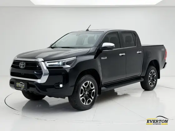 TOYOTA HILUX 2.8 D-4D TURBO DIESEL CD SRX 4X4 AUTOMÁTICO