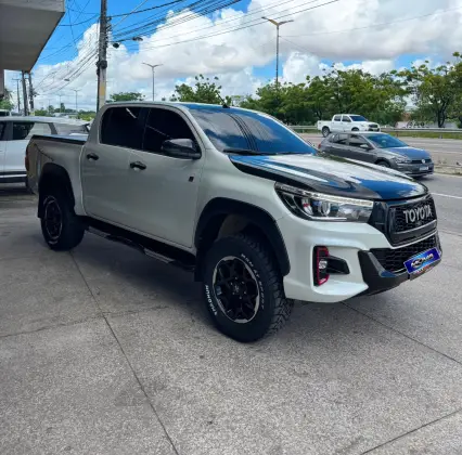 TOYOTA HILUX 2.8 GR SPORT 4X4 CD 16V DIESEL 4P AUTOMÁTICO TOYOTA HILUX 2.8 GR SPORT 4X4 CD 16V DIESEL 4P AUTOMÁTICO
