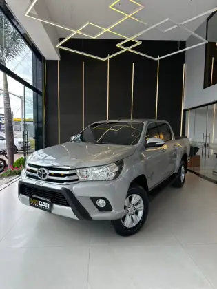 TOYOTA HILUX 2.8 SRV 4X4 CD 16V DIESEL 4P AUTOMÁTICO TOYOTA HILUX 2.8 SRV 4X4 CD 16V DIESEL 4P AUTOMÁTICO
