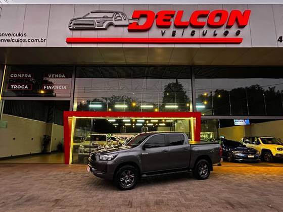 TOYOTA HILUX 2.8 D-4D TURBO DIESEL CD SR 4X4 AUTOMÁTICO
