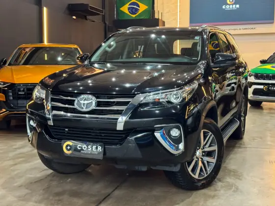TOYOTA HILUX SW4 2.8 SRX 4X4 16V TURBO INTERCOOLER DIESEL 4P AUTOMÁTICO TOYOTA HILUX SW4 2.8 SRX 4X4 16V TURBO INTERCOOLER DIESEL 4P AUTOMÁTICO