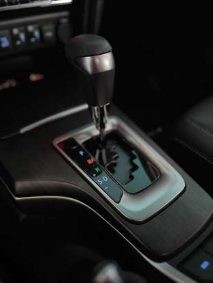 TOYOTA-HILUX SW4-2025