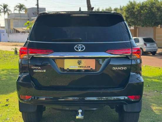 TOYOTA-HILUX SW4-2.8 SRX DIAMOND 4X4 7 LUGARES 16V TURBO INTERCOOLER DIESEL 4P AUTOMÁTICO TOYOTA-HILUX SW4-2019