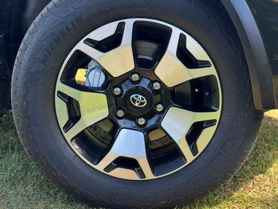 TOYOTA-HILUX SW4-2.8 SRX DIAMOND 4X4 7 LUGARES 16V TURBO INTERCOOLER DIESEL 4P AUTOMÁTICO TOYOTA-HILUX SW4-2019