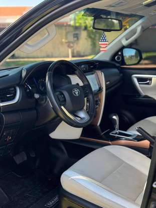 TOYOTA-HILUX SW4-2019