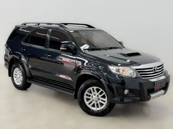 TOYOTA HILUX SW4 3.0 SRV 4X4 16V TURBO INTERCOOLER DIESEL 4P AUTOMÁTICO