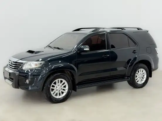 TOYOTA-HILUX SW4-2013