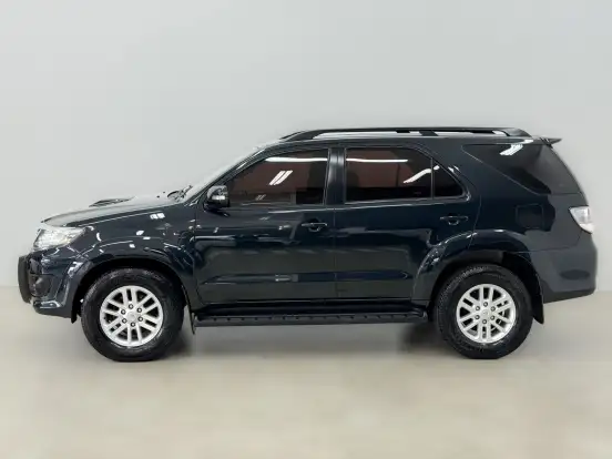 TOYOTA-HILUX SW4-2013