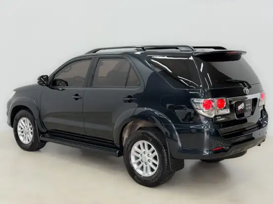 TOYOTA-HILUX SW4-2013