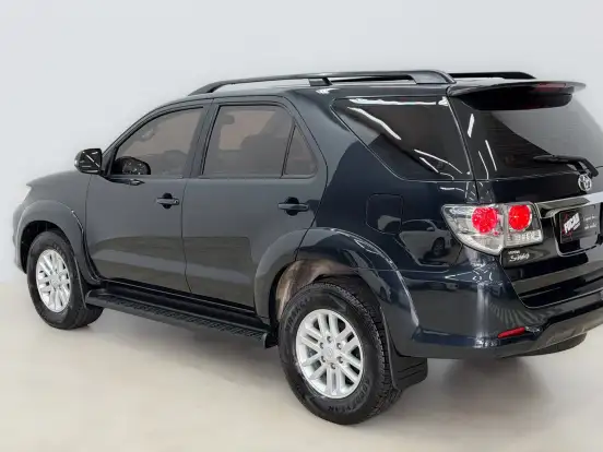 TOYOTA-HILUX SW4-2013
