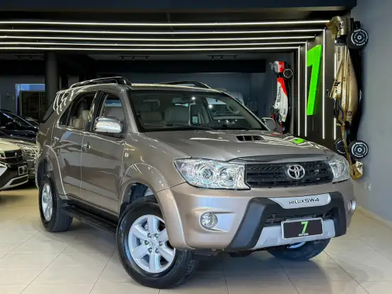 TOYOTA-HILUX SW4-2009