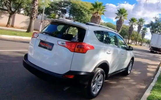 TOYOTA-RAV4-2014