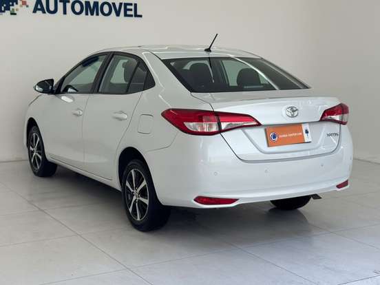 TOYOTA-YARIS-2020