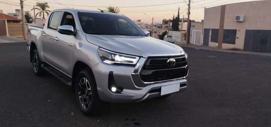 TOYOTA-HILUX-2025
