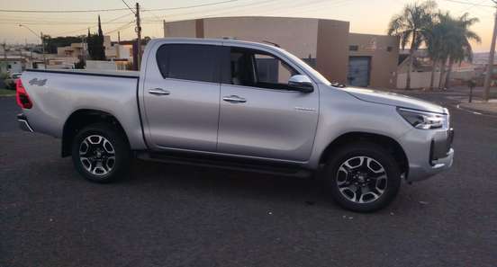 TOYOTA-HILUX-2025