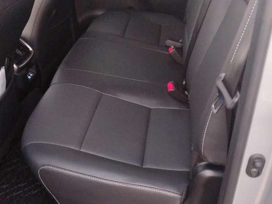 TOYOTA-HILUX-2.8 D-4D TURBO DIESEL CD SRX 4X4 AUTOMÁTICO TOYOTA-HILUX-2025