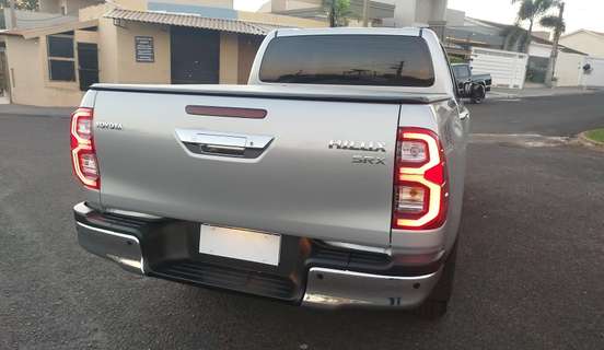 TOYOTA-HILUX-2025